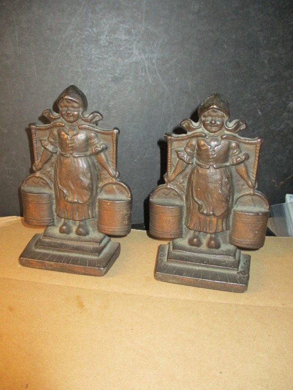 Vintage Dutch Girl Milk Maid Bookends Cast Iron Art Colony   X101 PA