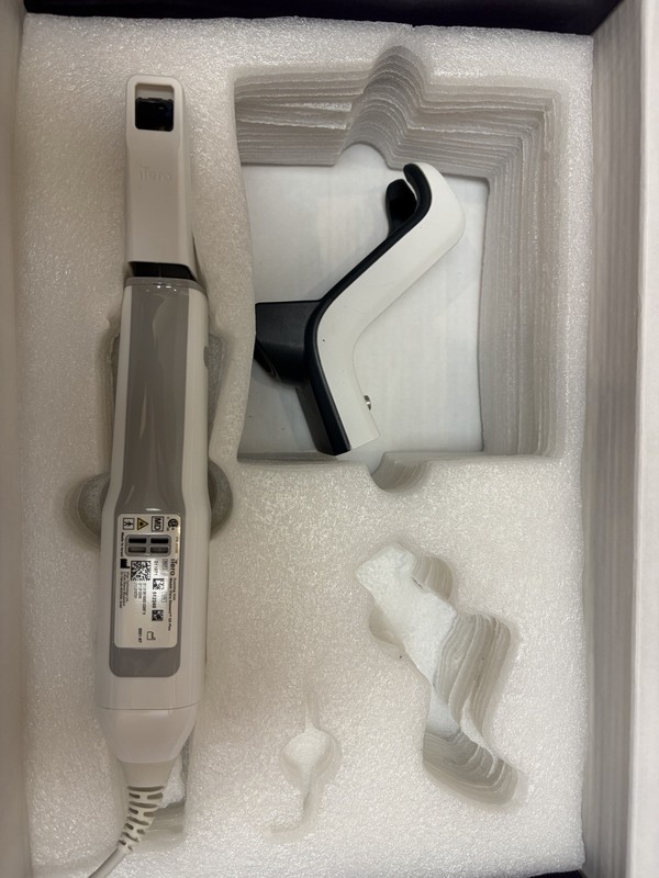 iTero element 5d Plus Wand. Comes with docking Station Excellent Condition.