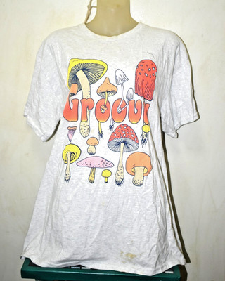 GROOVY MUSHROOMS GRAPHIC T SHIRT XL 19'' pit across/ 24'' length