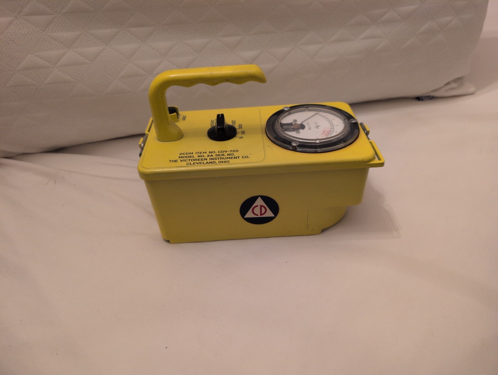Vintage Civil Defense Victoreen Electronic CDV-720 Model 3A Geiger Counter +