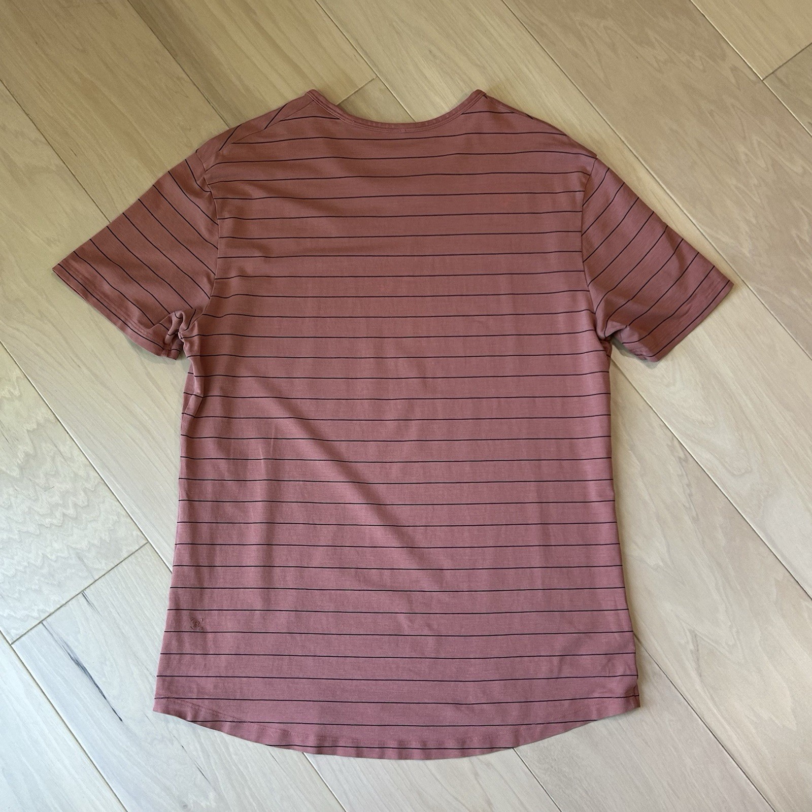 Lululemon 5 Year Basic Tee Short Sleeve Men's Lar… - image 3