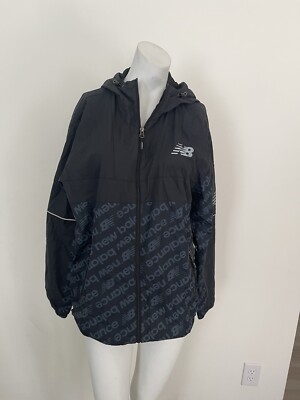 NWT New Balance Jacket Men s  Medium Lightweight Hooded Windbreaker Black