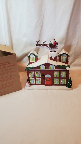 Avon 2011 Countdown to Christmas Advent House Lighted Animated Musical 8 Songs - Picture 3 of 13