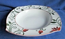 Tirschenreuth, Suppenteller 21,5 cm, Teller rote Blume, viereckig Welle
