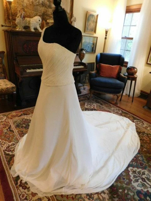 "CHRISTIAN MICHELLE" WHITE RUCHED ONE SHOULDER A-LINE CHIFFON WEDDING GOWN SZ 8 - Image 4 of 4