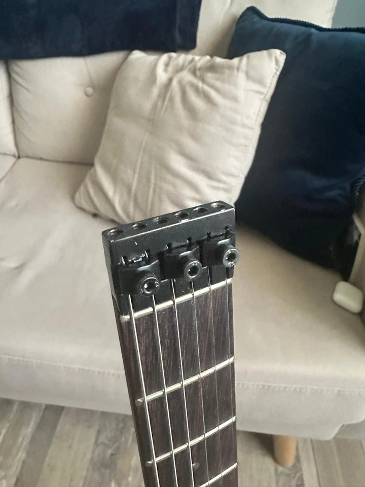 Chitarra elettrica mod. Steinberger Spirit GT-PRO in policarbonato - TRASPARENTE - Immagine 3 di 4