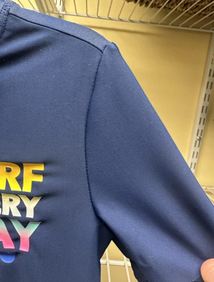 Camisa de natação Oshkosh B'Gosh "Surf Every Day" azul marinho manga curta tamanho 3T nova - Imagem 4 de 4