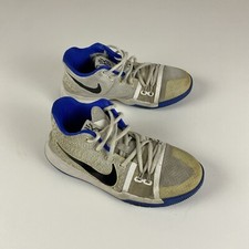 859466-102 Kyrie Boys Size 5Y Athletic Shoes