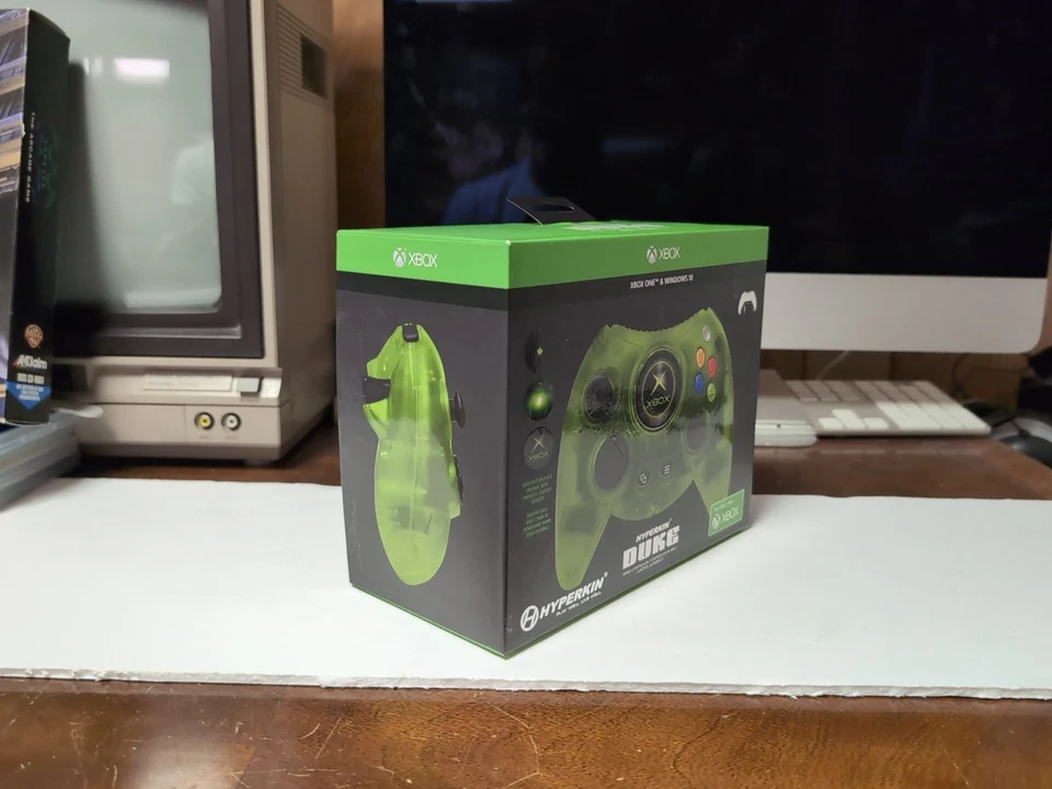 Hyperkin Duke Wired Controller For Xbox One X/S & Windows PC Green New Sealed - Image 2 of 4