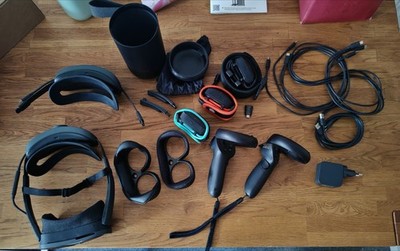 HTC Vive XR Elite (inkl. Body Tracking Kit, 2x Akkupack und Transportbox)