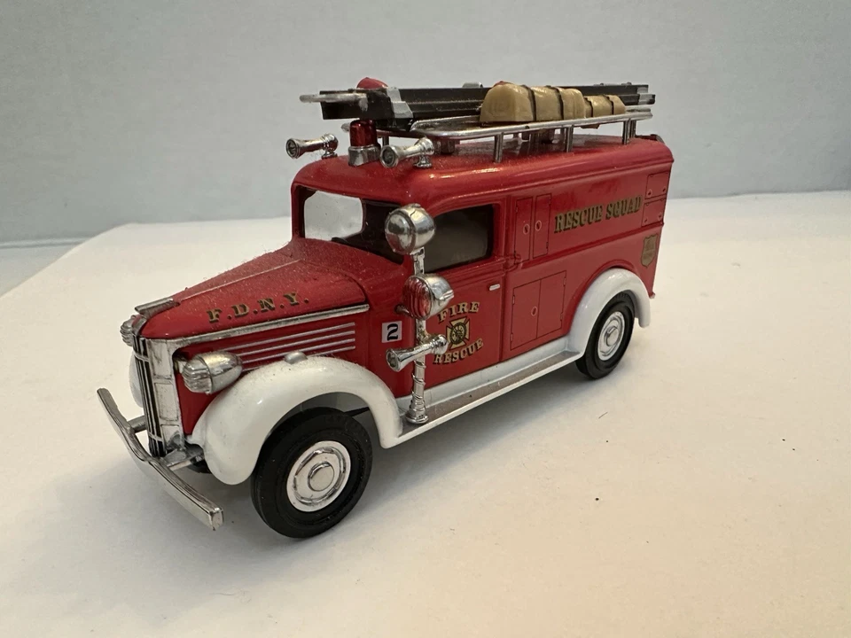 MATCHBOX MODELS OF YESTERYEAR 1937 GMC RESCUE SQUAD VAN #YFE10-M No Box - Image 2 of 4