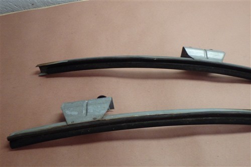 LH and RH Side REAR Door Window Track 4 door Chevy Blazer GMC Jimmy 1995-2005 - Picture 2 of 4