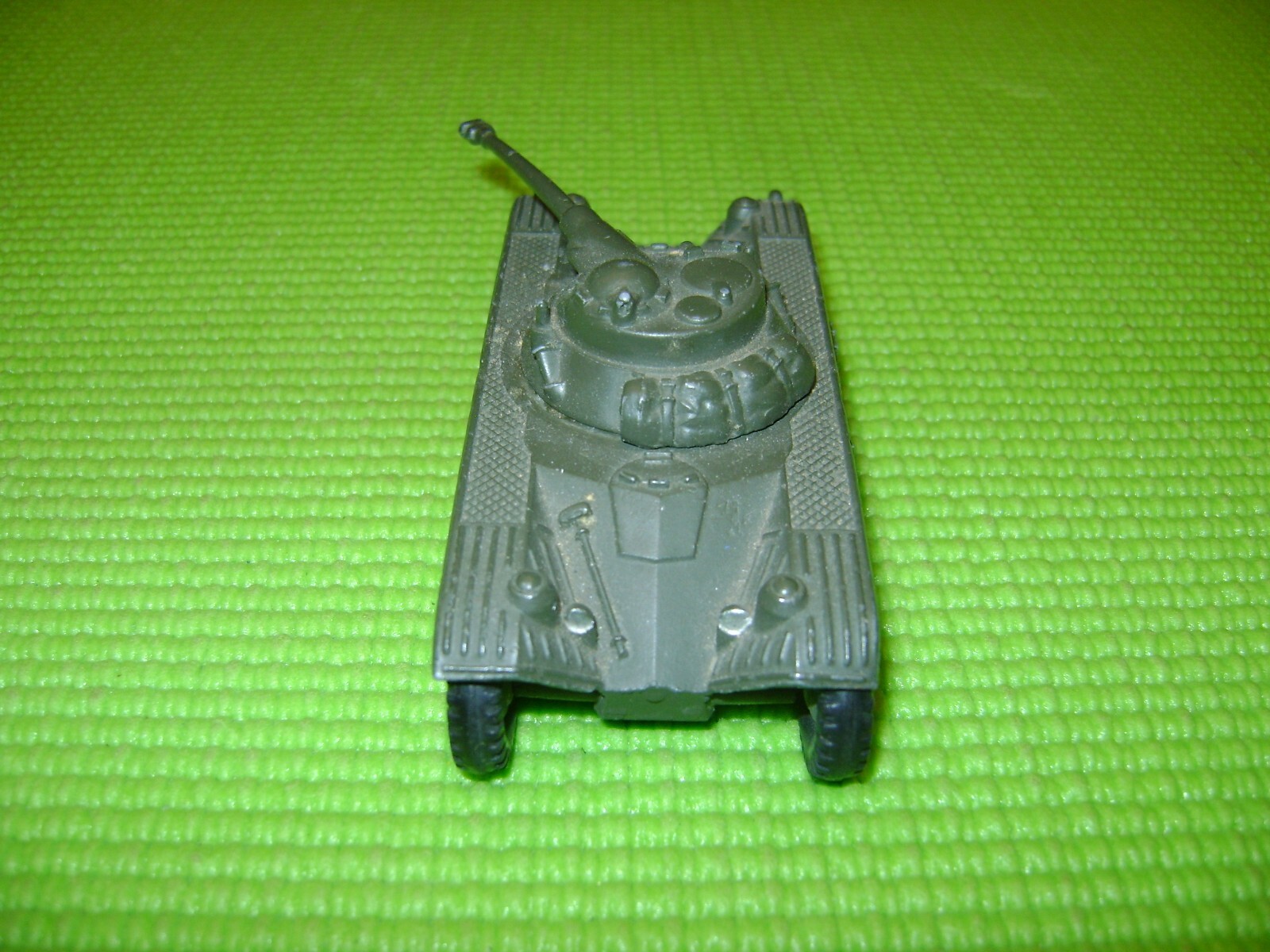 DINKY TOYS MECCANO CHAR EBR PANHARD REF : 80A (N°2
