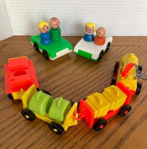 Fisher Price 996 Vintage Airport Jetport 14 pc Lot of Accessories Little People