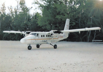 Postcard Airline AIR MOOREA DeHavilland DHC.6-300 Twin Otter CC9.