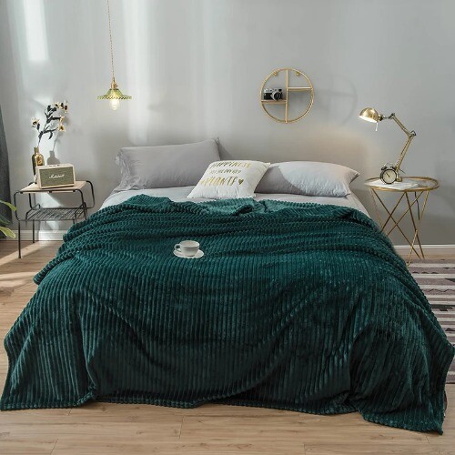 Green Fleece Flannel Throw Blanket Fuzzy Soft Soft Fleece Flannel Throw Blanket - Picture 1 of 16