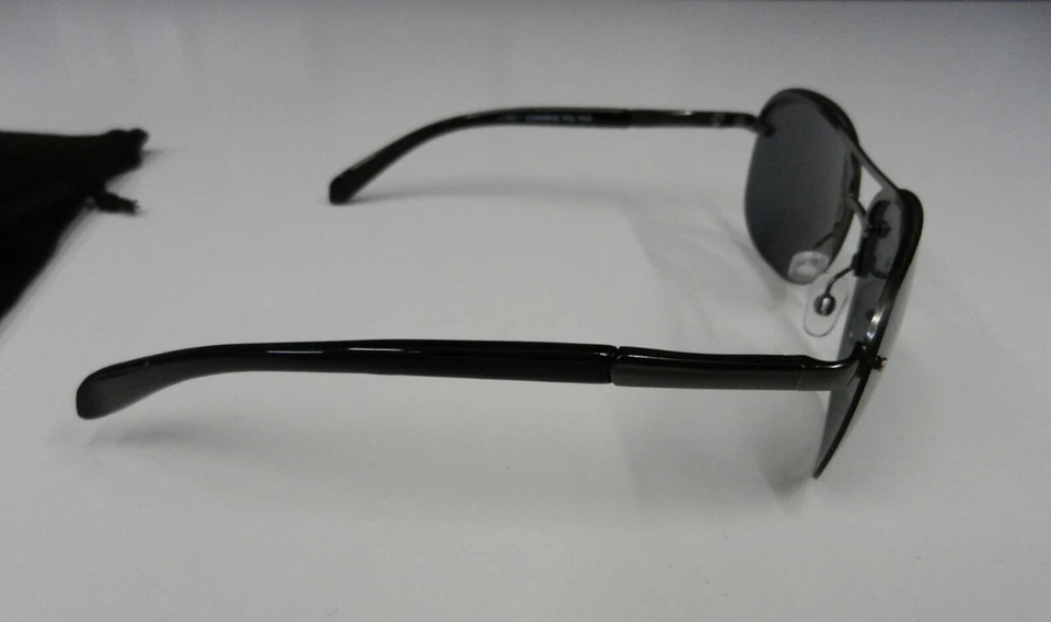 Gafas de sol de aviador Foster Grant polarizadas plateadas/cromadas para hombre -usadas-solo monturas Foto 3 de 4