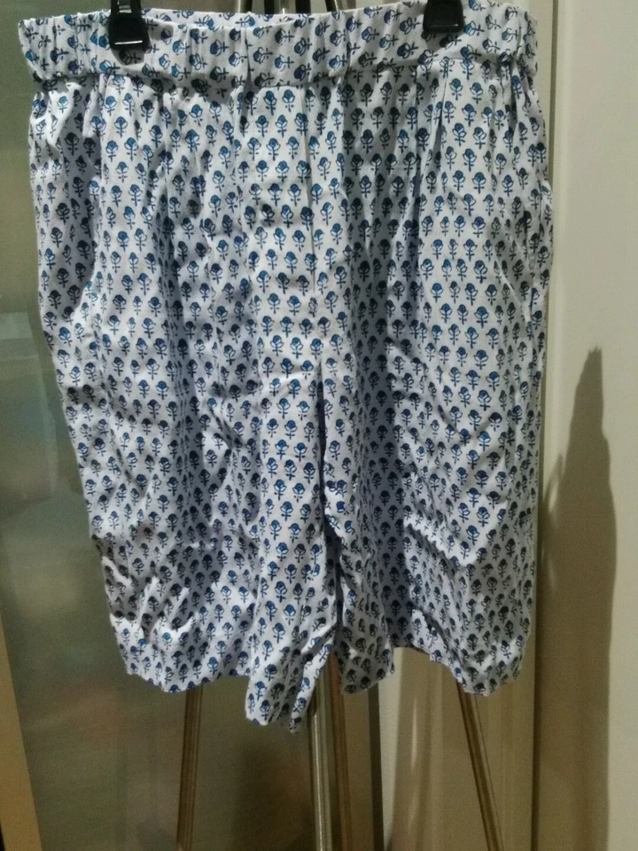 Pantalones cortos con estampado de tulipán Rebecca Taylor Ditsy, talla 6, nuevos con etiquetas, $250 Foto 4 de 4