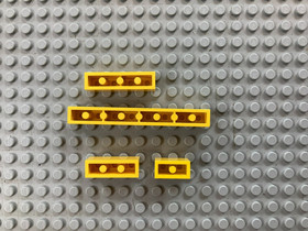 1978 Lego #375 Yellow Castle No Minifigures comes with flag and horses NO FIGS