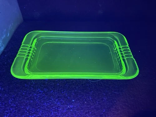 VTG Green Uranium Vaseline Glass Ribbed Refrigerator Loaf Dish Bottom Base Only!