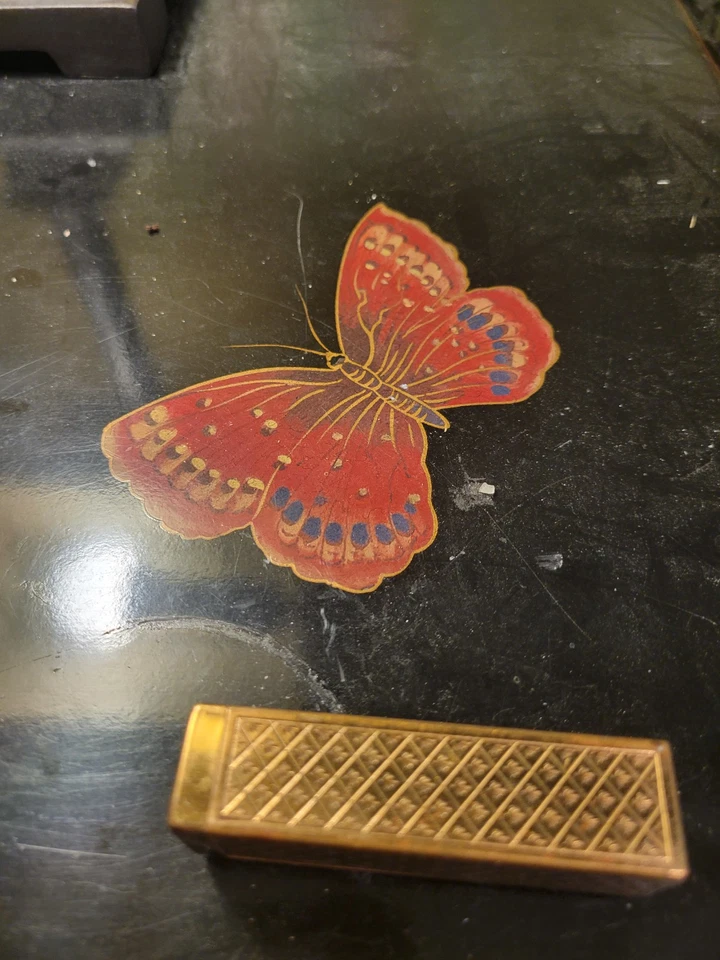 SOPORTE LÁPIZ LABIAL VINTAGE CON ESPEJO - CUBIERTA PLATEADA Y NÁCAR Foto 3 de 4