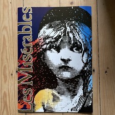 Les Mis&eacute;rables Souvenir Brochure 1997