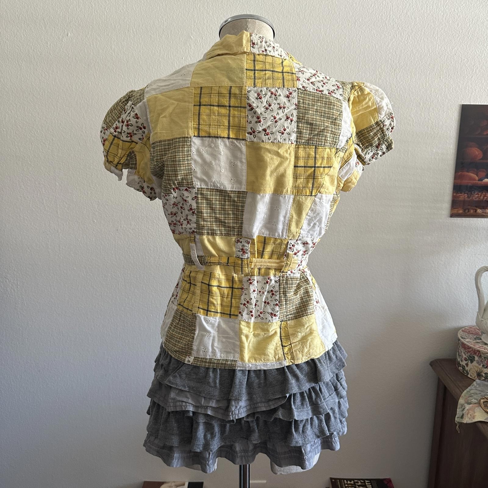 Yellow patchwork cap sleeve button blouse - image 5