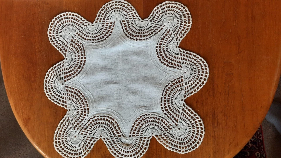 Läufer Decke gehäkelt mit Stoffeinsatz wie neu weiss