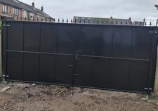 Double sheeted Gate, Metal Iron Gate, Security Gate, Side Gate, Drive Gate, Gate