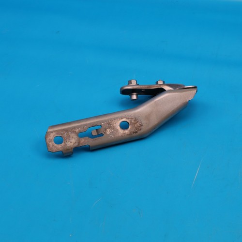 Audi A6 4F C6 Klappenscharnier vorne rechts 4F0823302 Motorhaube LY7W Orig. MR1