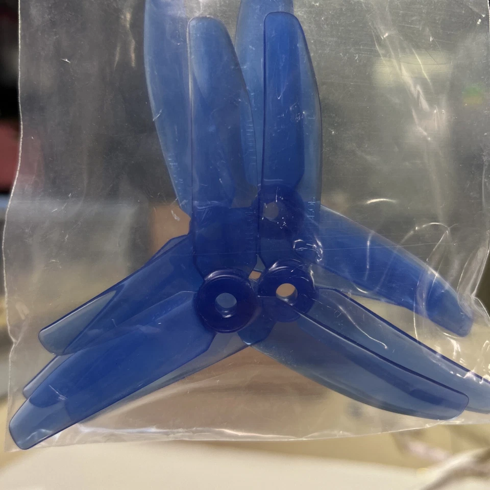 NEW DALPROP T4045V2 Tri Blade Propeller 4pcsFPV Drone in Blue - Image 3 of 4