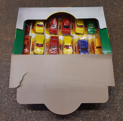 Camion Mack Cars avec 6 voitures en métal Disney Pixar - Coffret de jeu
