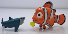 SwimWays Disney Pixar Finding Nemo Real Life Swimming Nemo + Bruce the shark