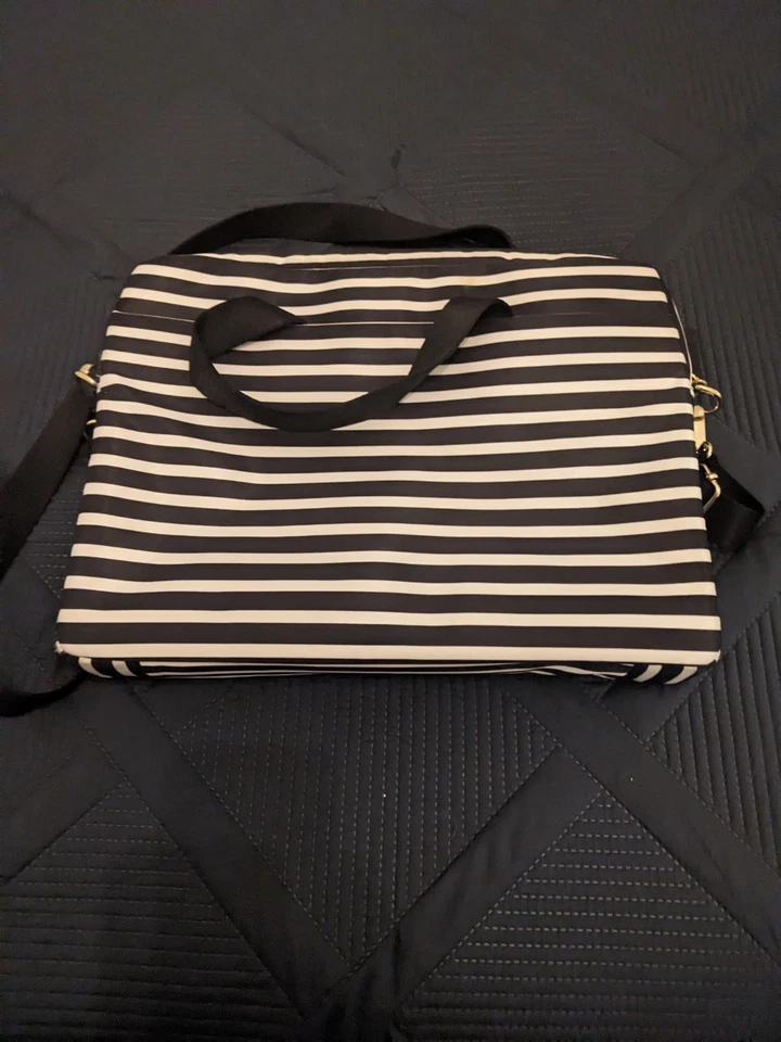 Bolso Kate Spade Lap Top Negro/Blanco Rayas Horizontales Cierre de Cremallera/2 Exterior... Foto 2 de 4
