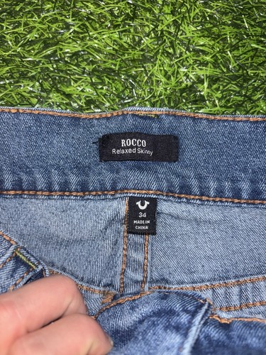 Pantalones cortos de mezclilla True Religion Rocco Big T con solapa para hombre talla 34” precio de venta sugerido por el fabricante $159 - Imagen 4 de 6