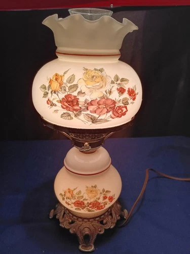 VTG 3 way switch Hurricane TableLamp Milk Glass White Tint Floral Wild Roses