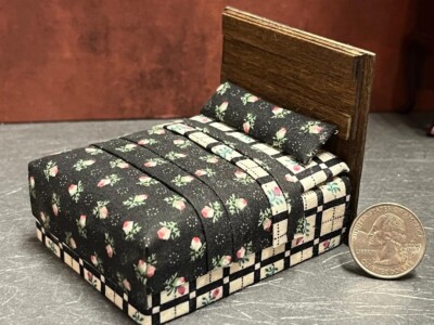 Dollhouse Miniature Black Floral Bed B 1:24 Half scale 1/2 F209 DollysGallery