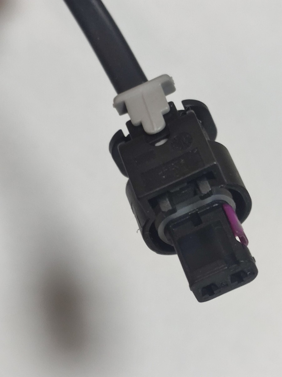 Genuine BMW USB NAVI LED Outlet Splitter Adaptor For R1200 R1250 R1300 GS / RT / ST / GT | 61127712581 / 61127698475