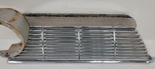 1961 Pontiac Bonnevile Catalina Ventura Rt Front Grille Oem Gm