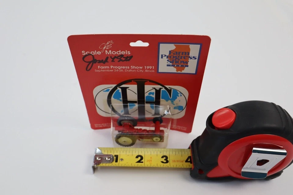 VTG SIGNED JOSEPH L. ERTL International 606 1991 Farm Progress Show Scale 1/64 - Image 4 of 4