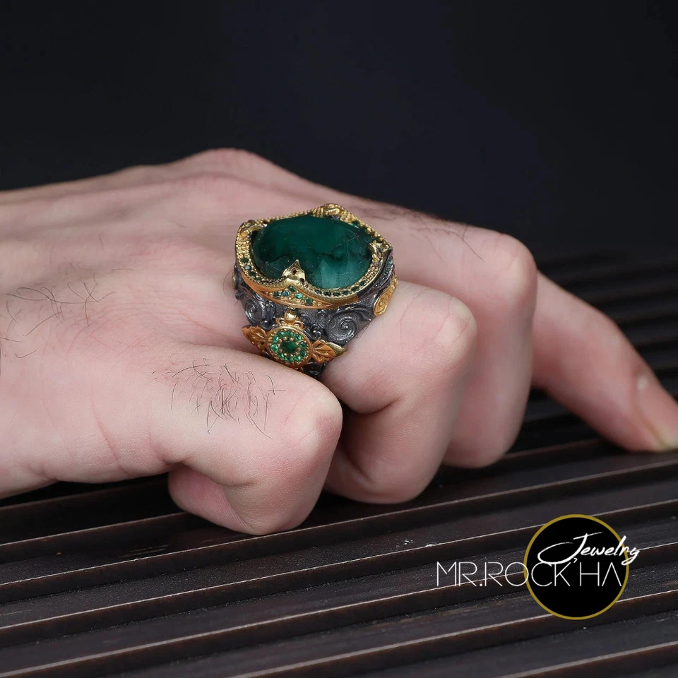 Piedra esmeralda verde, relieve león melena, chapado en oro rodio, anillo de plata 925K para hombre Foto 4 de 4