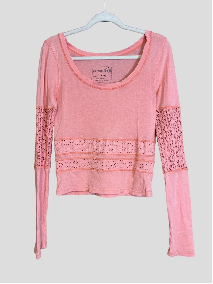 Blusa We The Free Free People rosa crochê renda manga longa desgastada média - Imagem 4 de 4