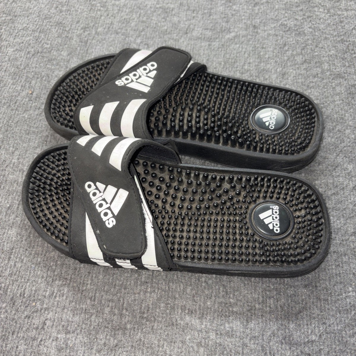 Adidas Adissage slides featuring a flexible nubby footbed  display picture 3