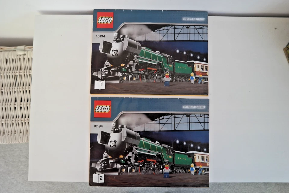 LEGO Creator 10194 Emerald Night, photo 3 of 5