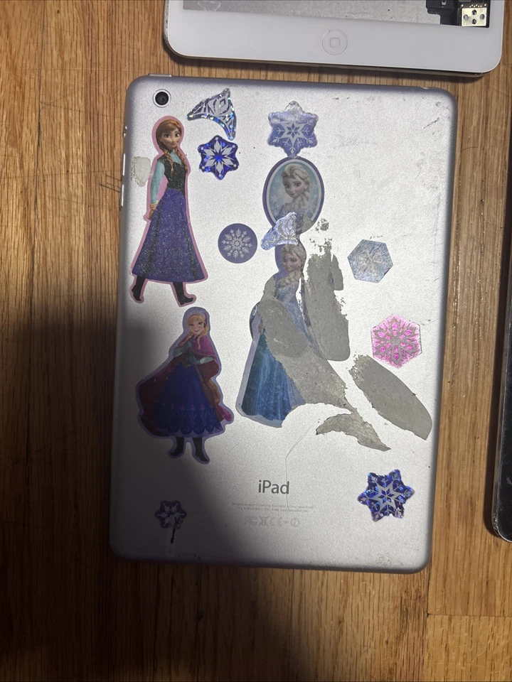 Apple iPads 7-Pack for Parts or Repair - Image 3 of 4
