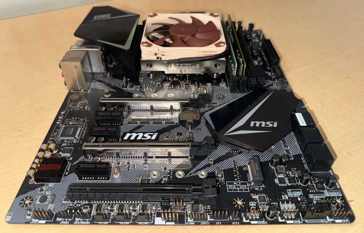 MSI MPG Z390 GAMING EDGE AC MS-7B17 Intel i7-9700K CPU @ 3.60GHz