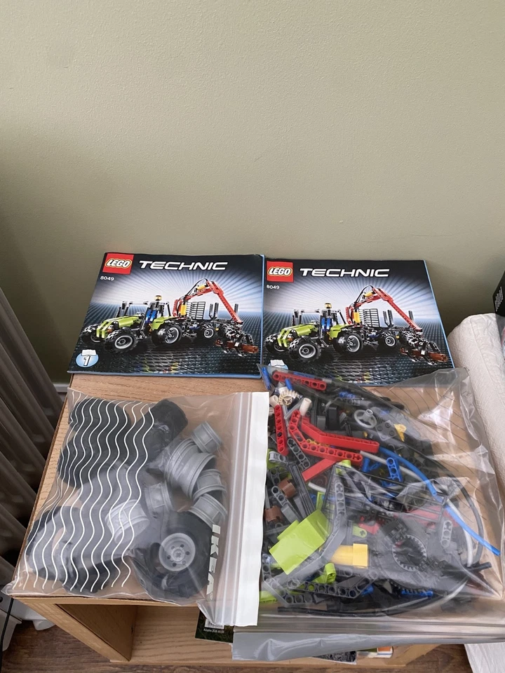 LEGO Technic 8049 Tractor with Log Loader, photo 2 of 5
