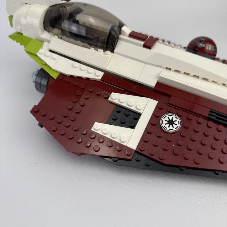 LEGO UCS Star Wars: Obi-Wan's Jedi Starfighter(10215) Complete but missing stand - Image 4 of 4