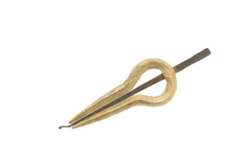 Objet d'art populaire du XXe siècle et récents en laiton