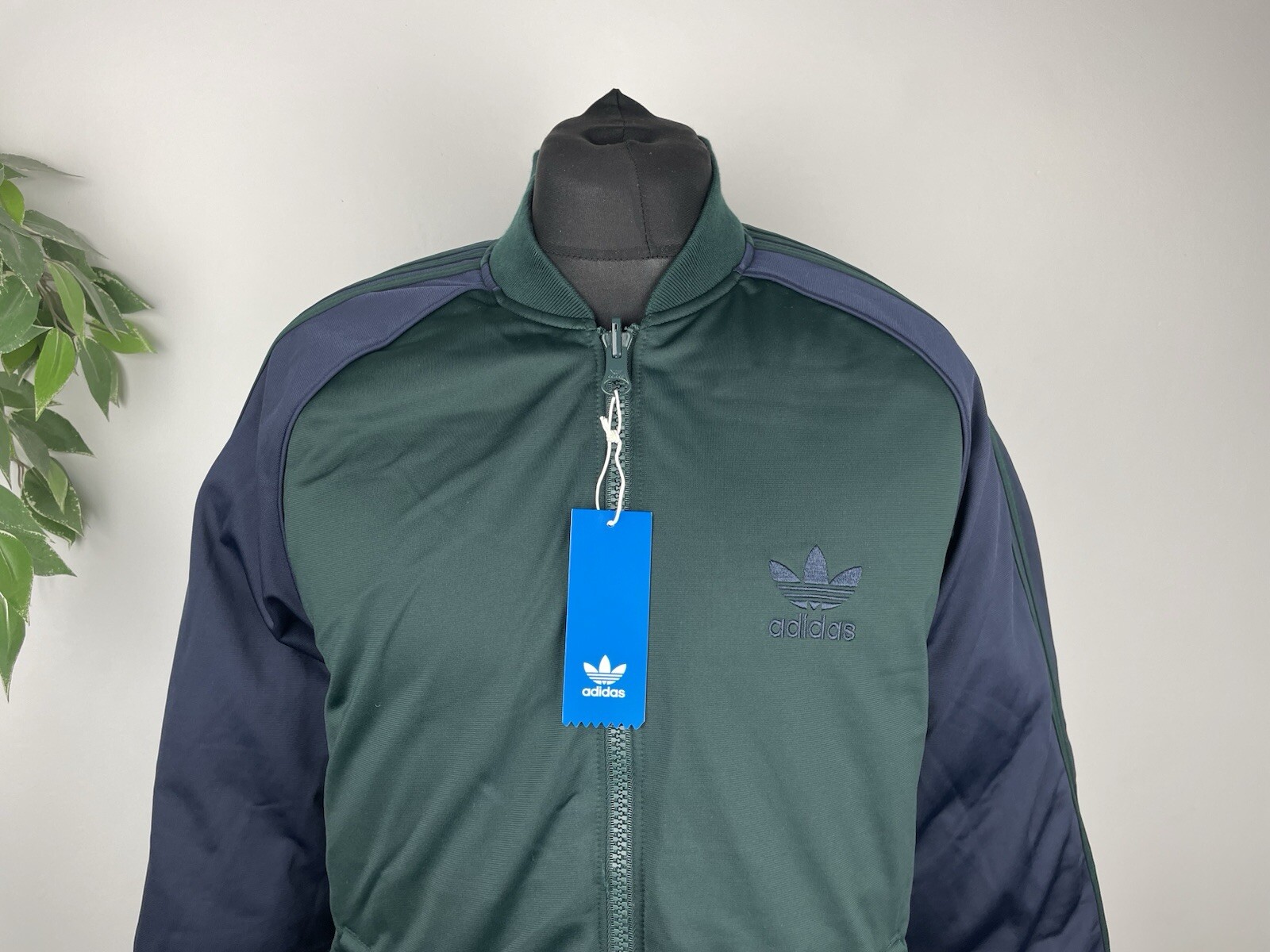 Adidas Originals SST Superstar Reversible 3 Stripes Puffer Jacket Medium SAMPLE image 2